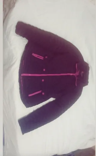 Abrigo  negro y fucsia girls