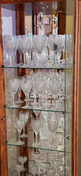 Vitrina + Cristalería de Bohemia LEER DESCRIPCIÓN