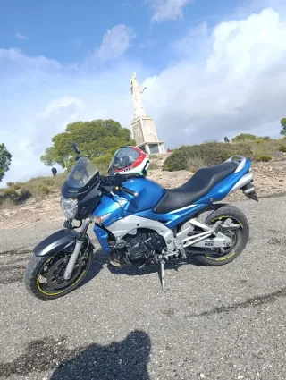 Suzuki GSR 600 Naked