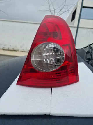 Piloto Trasero Derecho Renault Clio 2
