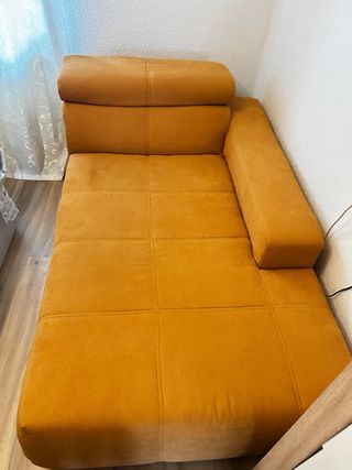 Sofá pequeño naranja