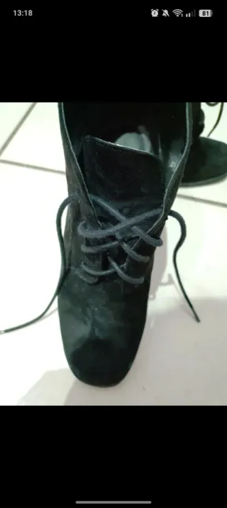 Scarpe stivaletto nere con lacci