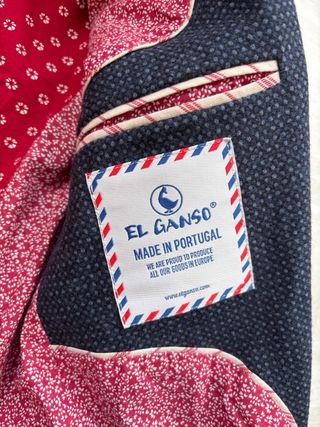 Americana azul con forro rojo