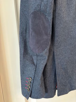 Americana azul con forro rojo