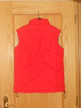 CHALECO NIÑO DEL ATLÉTICO DE MADRID. BUEN ESTADO.