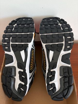 Nike Air Zoom Vomero 5 Negro Amarillo / T.46