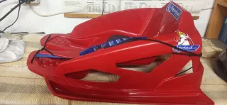 Trineo infantil rojo