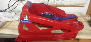 Trineo infantil rojo