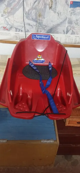 Trineo infantil rojo