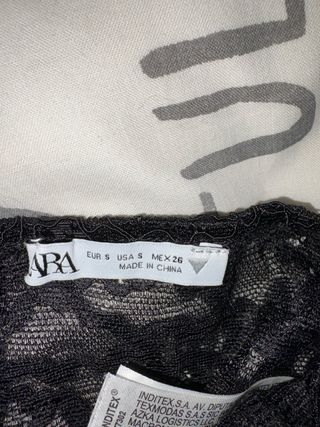 Top lencero negro encaje