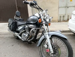 Suzuki Intruder 250 En buen estado