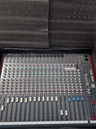 Allen & Heath ZED-24 Mezclador USB