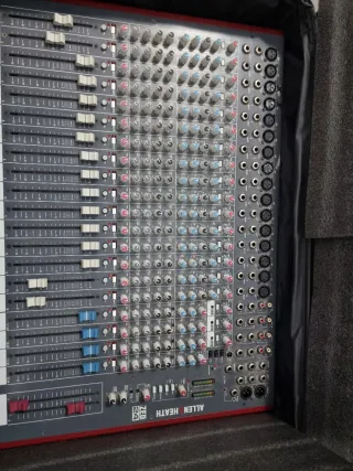 Allen & Heath ZED-24 Mezclador USB