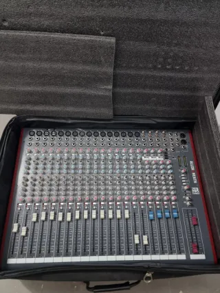 Allen & Heath ZED-24 Mezclador USB