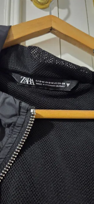 Chubasquero ligero negro