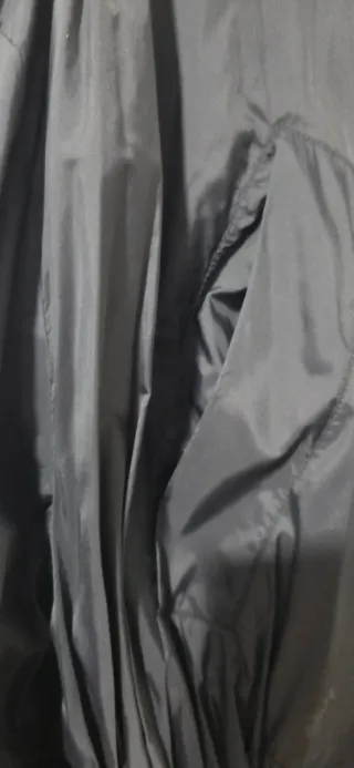 Chubasquero ligero negro