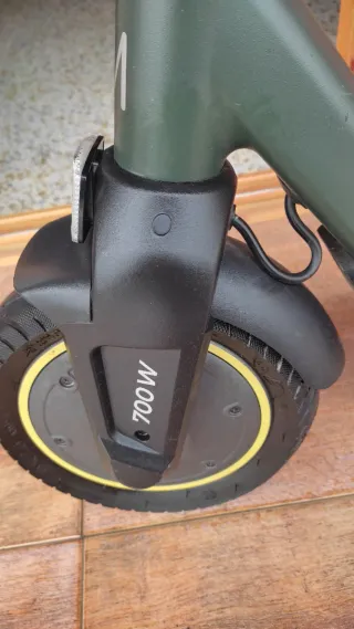 Patinete Eléctrico Cecotec Bongo 700W