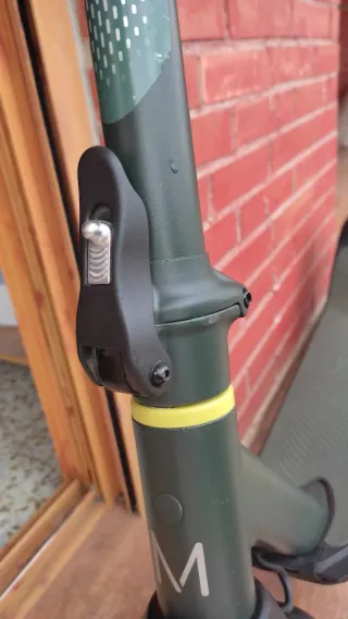 Patinete Eléctrico Cecotec Bongo 700W