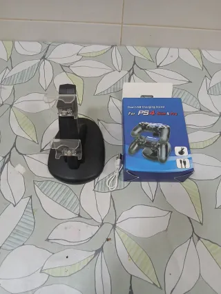 Soporte Carga Mandos PS4 Slim & Pro