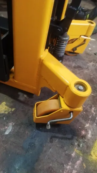 Apilador Manual Amarillo