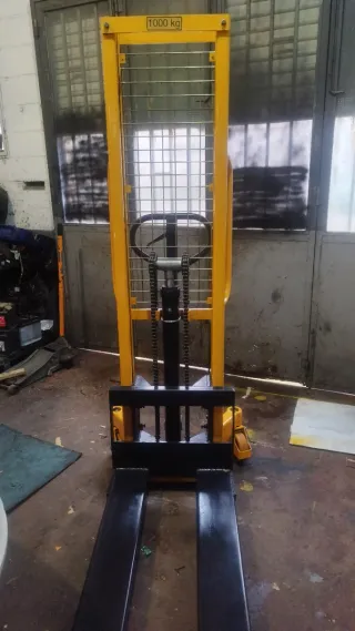 Apilador Manual Amarillo