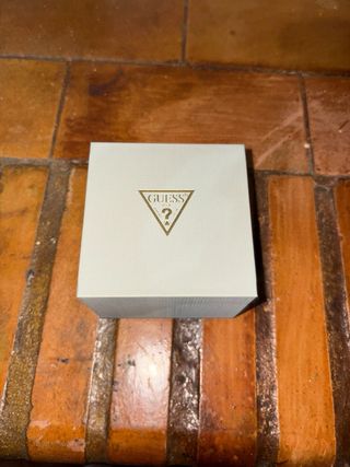 Reloj Guess Dorado y Negro