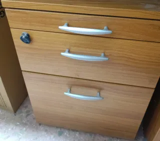 Mueble de oficina 3 cajones madera