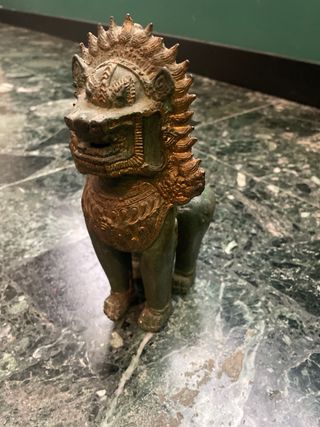 Statua thailandese in bronzo