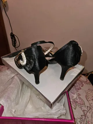 Zapatos de tacón negros para mujer
