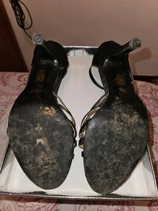 Zapatos de tacón negros para mujer