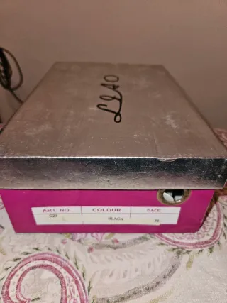 Zapatos de tacón negros para mujer