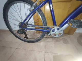 Bicicleta azul Decathlon B'Twin