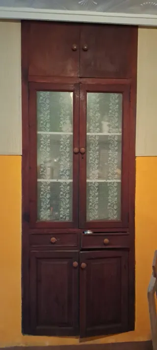 Puertas de Alacena de Madera Oscura