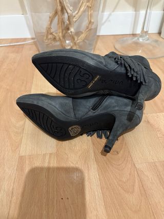 Botines Unisa Talla 36 Gris Sin Estrenar