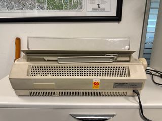 Máquina de escribir eléctrica AEG Olympia Compact