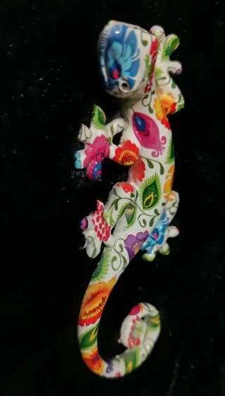 Figura de lagarto decorativa