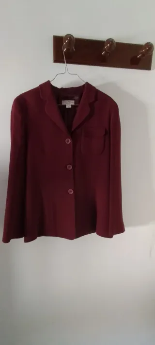 Chaqueta D. Algodón. Mujer. De color Burdeos.