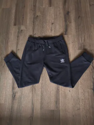 Pantalón Chándal Adidas Negro Loose Fit