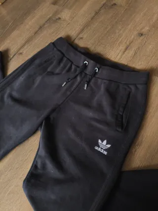 Pantalón Chándal Adidas Negro Loose Fit