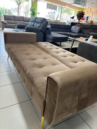 Sofá Cama Beige Capitoné Patas Doradas