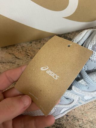 Zapatillas Asics Gris y Blanco Talla 42