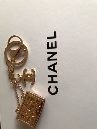 Pingente Chanel com porta chaves