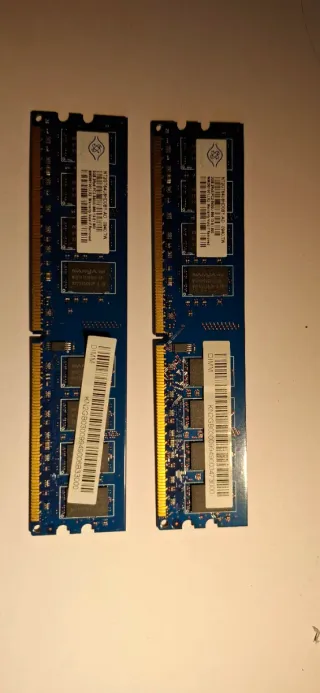 2 Módulos de Memoria RAM DDR2 de 2GB