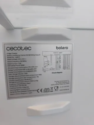 Nevera Cecotec Blanca con dispensador