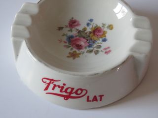 Cenicero vintage porcelana FRIGO flores FRIGOLAT