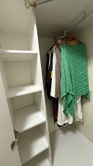 Armario esquinero blanco