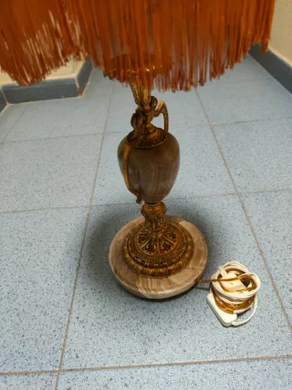 Lámpara de mesa floral vintage