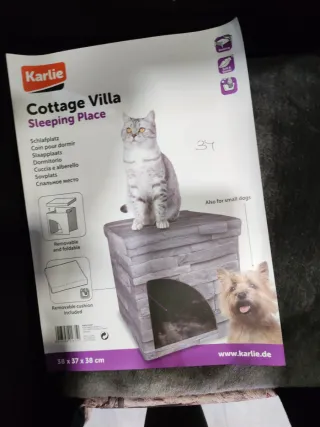 Casita para gato con estampado de ladrillo