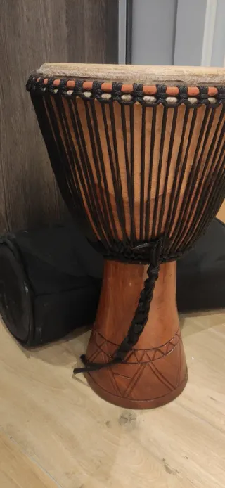 Timbal grande con funda