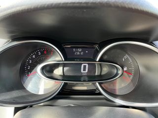 Renault Clio 2017 ZEN 120CV LLANTAS 18"